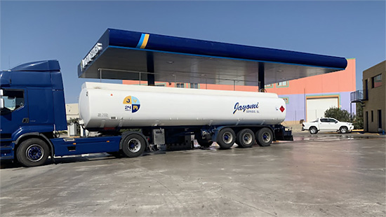 Ducha para camioneros en gasolinera de camiones de la ciudad de Tarragona